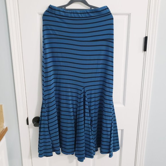 Women's Stretchy Striped Teal Mermaid Hem Maxi Skirt - Picture 4 of 4